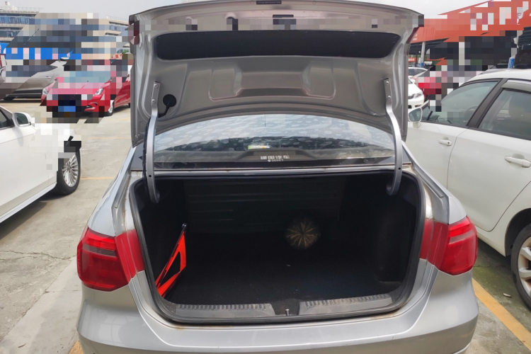 大众 捷达 2013款 1.6L 手动时尚型中控内饰23