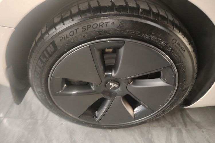 特斯拉 Model 3 2022款 后轮驱动版车身外观6008