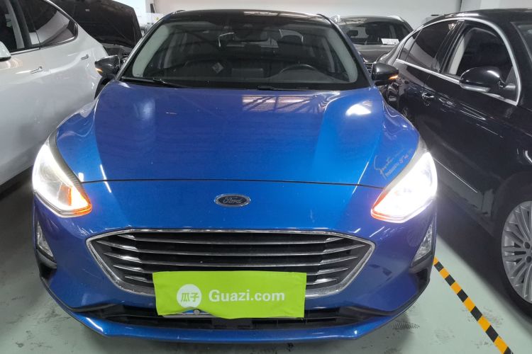 福特 福克斯 2019款 三厢 EcoBoost 180 自动锋耀型车身外观2