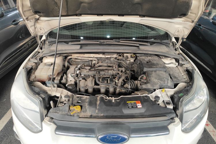 福特 福克斯 2012款 三厢 1.6L 自动风尚型机舱底盘24