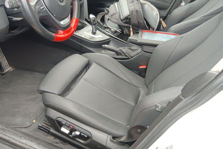 宝马3系GT 2018款 320i 时尚型局部细节19