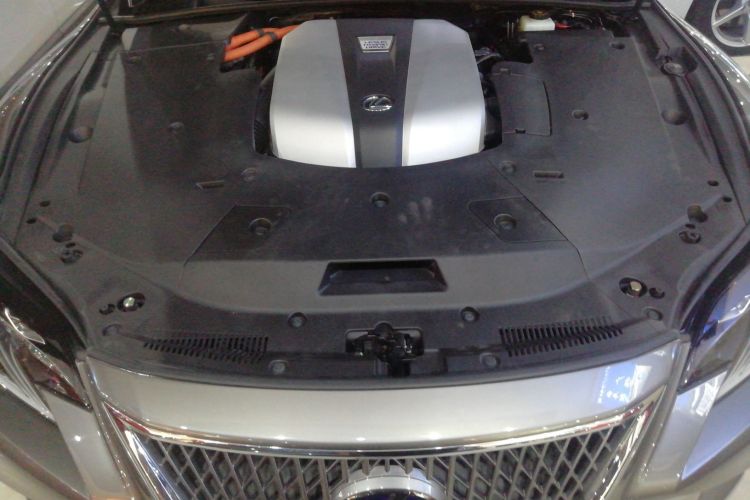 雷克萨斯LS 2020款 500h 卓越版 国VI机舱底盘24
