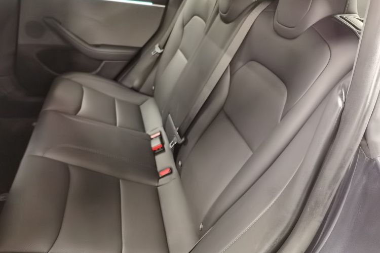 特斯拉 Model 3 2023款 后轮驱动版中控内饰21