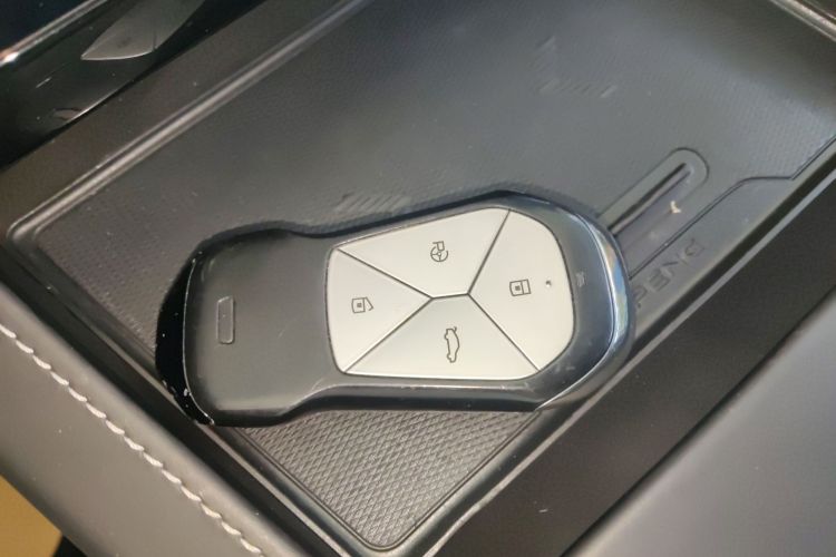 小鹏G3 2022款 G3i 460N中控内饰7001