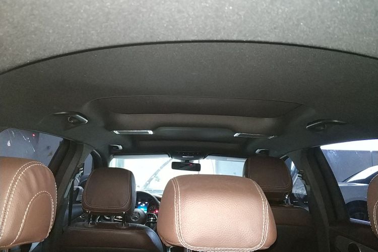 奔驰GLC 2020款 GLC 260 L 4MATIC 动感型中控内饰22