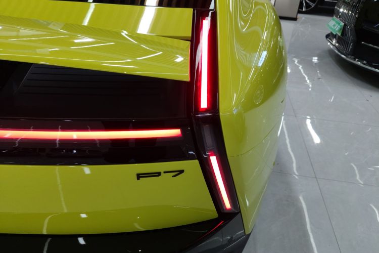 小鹏P7 2025款 702 长续航 Ultra车身外观9