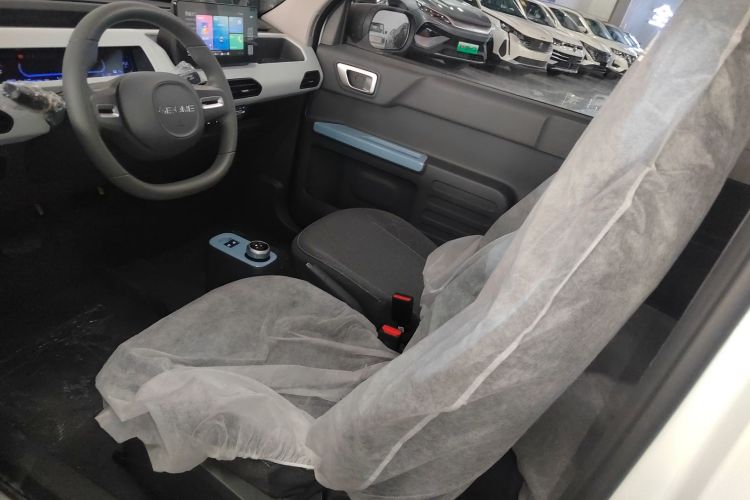 吉利银河 2024款 熊猫mini 200km 耐力熊中控内饰19