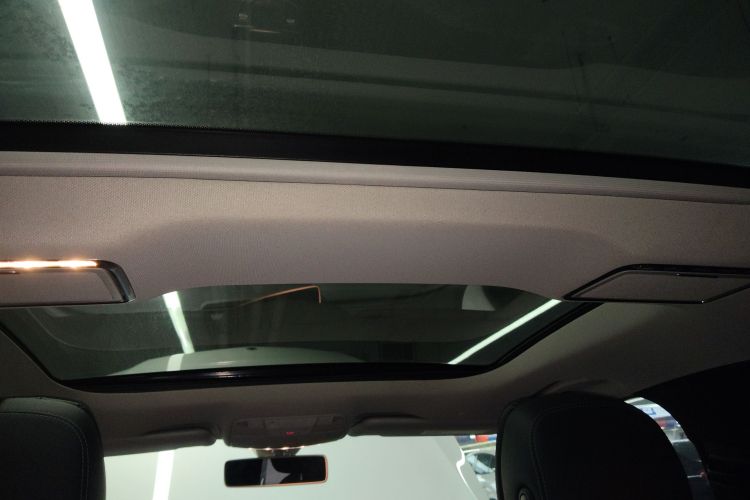 奔驰E级 2019款 E 300 L 运动豪华型局部细节22