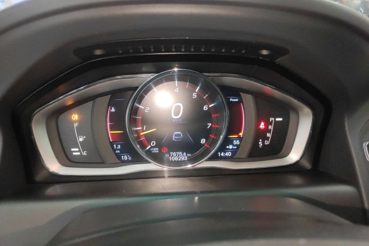 沃尔沃XC60 2016款 T5 AWD 智驭版中控内饰14