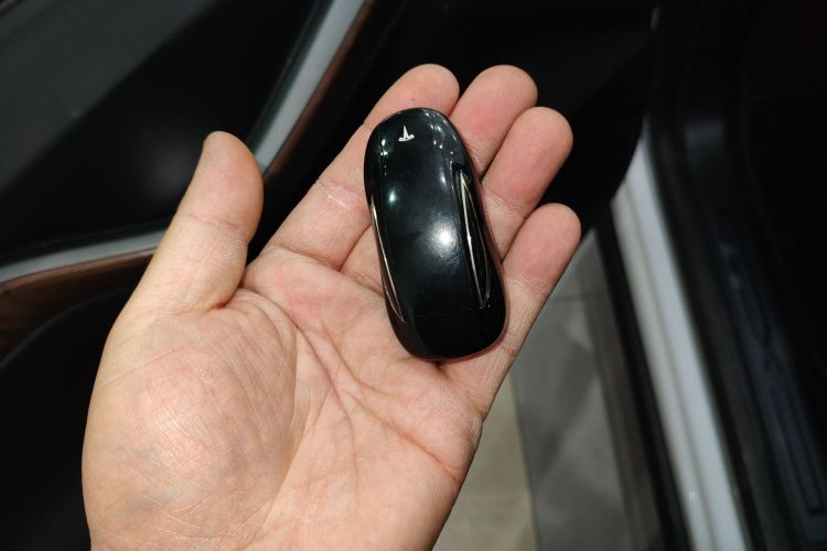 特斯拉 Model X 2019款 长续航版中控内饰11