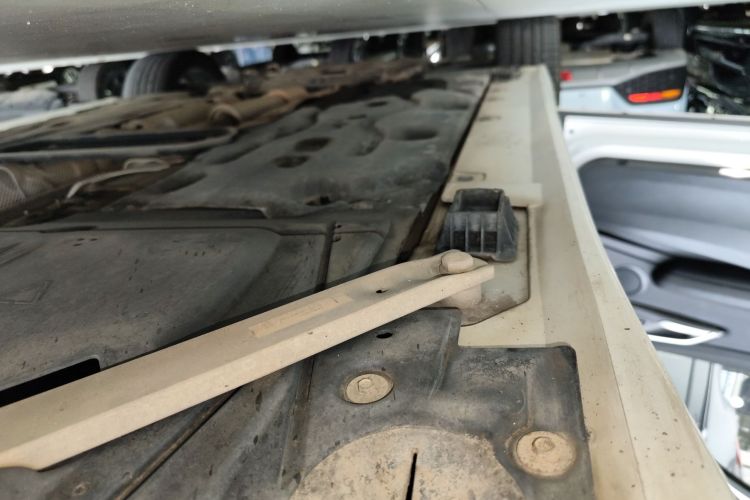 宝马1系 2018款 改款 118i 运动型局部细节9002