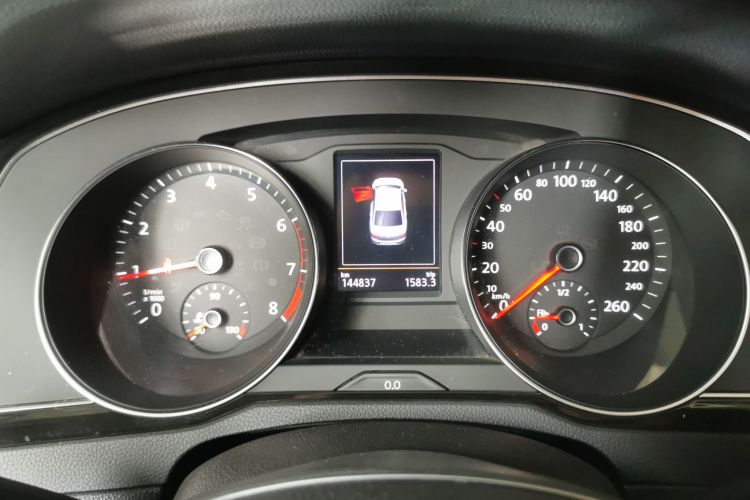 大众 迈腾 2017款 330TSI DSG 尊贵型局部细节14