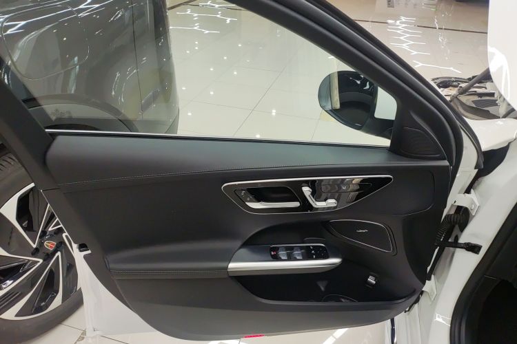 奔驰C级 2023款 C 200 L 运动版中控内饰7007