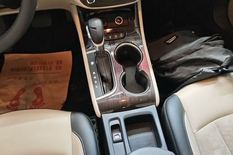 别克 威朗 2019款 三厢 15S 自动领先型中控内饰18