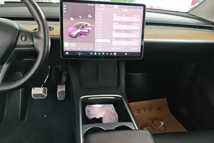 特斯拉 Model Y 2022款 长续航全轮驱动版中控内饰16