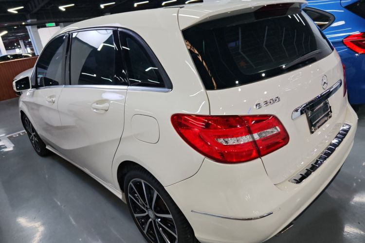 奔驰B级 2012款 B 200车身外观4