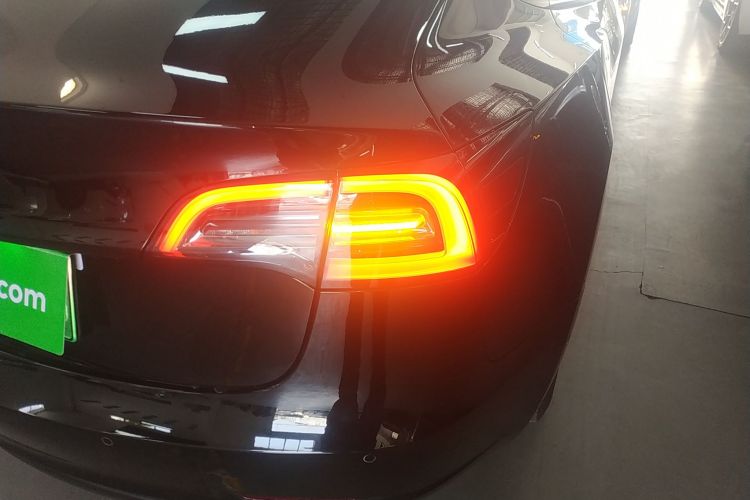 特斯拉 Model 3 2022款 后轮驱动版车身外观6004