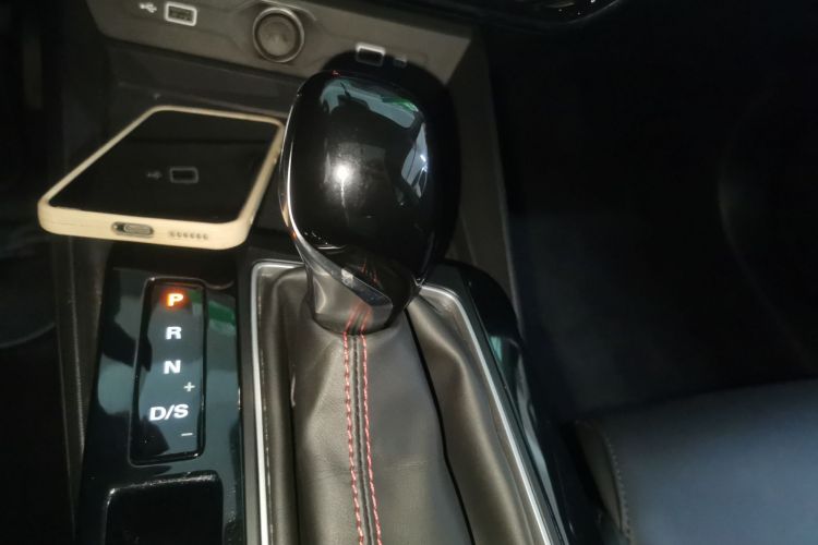 名爵 MG5 2023款 180DVVT CVT豪华版中控内饰18