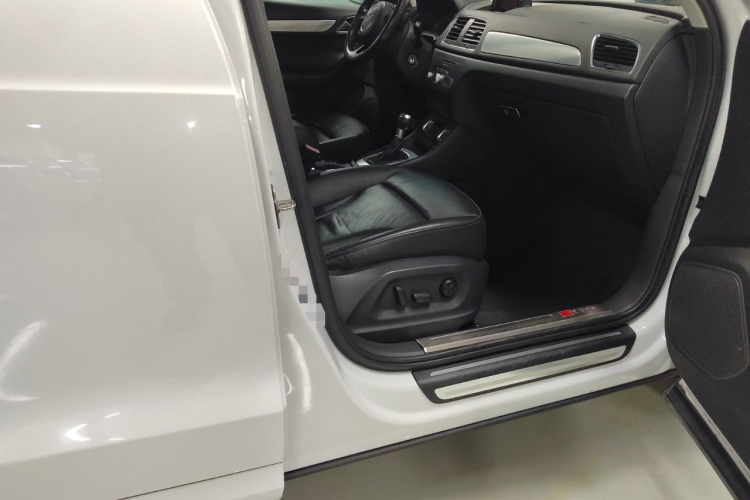 奥迪Q3 2013款 35 TFSI 舒适型局部细节9005