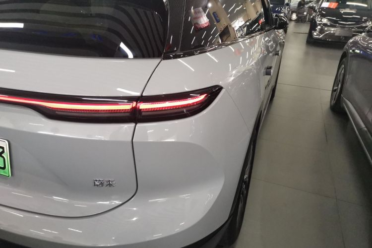 蔚来ES6 2024款 75kWh车身外观9