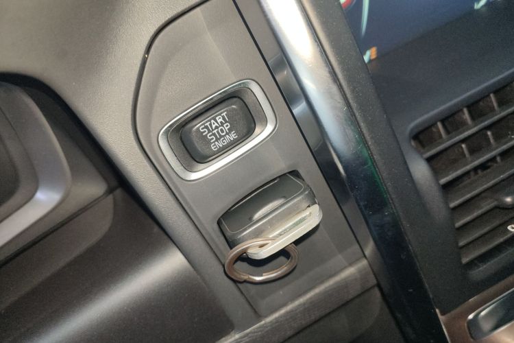 沃尔沃XC60 2017款 T5 AWD 智进版中控内饰7001