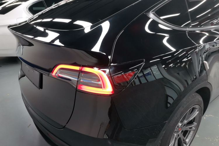 特斯拉 Model Y 2023款 后轮驱动版车身外观6