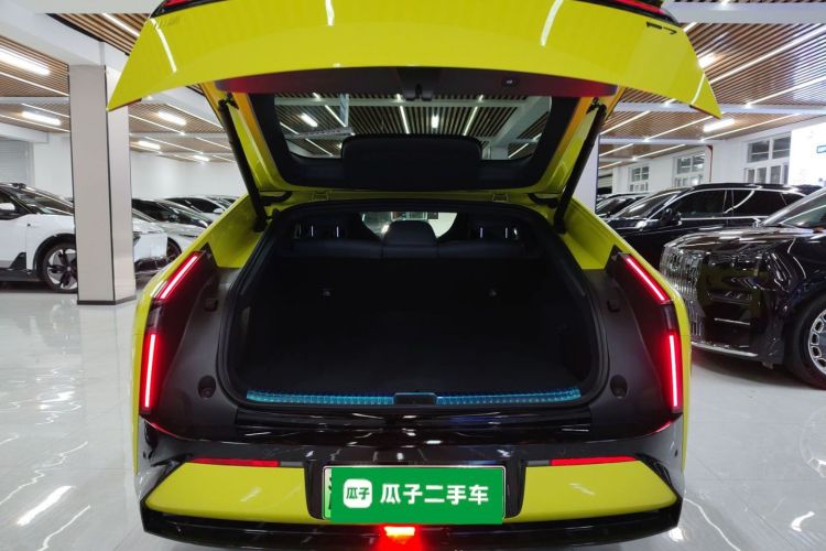 小鹏P7 2025款 702 长续航 Ultra机舱底盘23