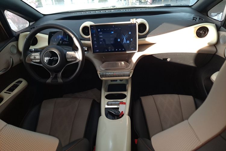 比亚迪 海豚 2023款 420km 时尚版中控内饰12