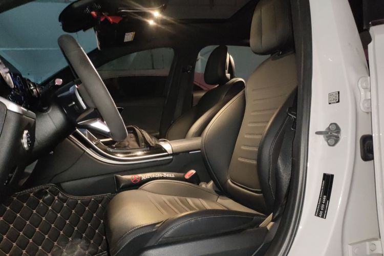 奔驰C级 2023款 C 260 L 皓夜运动版局部细节19