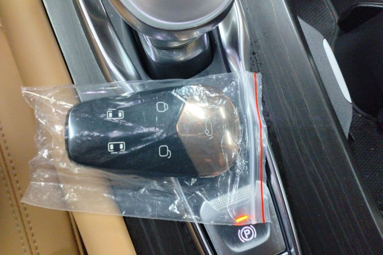 岚图汽车 岚图梦想家 2022款 0碳版 想+智驾包 475km中控内饰11