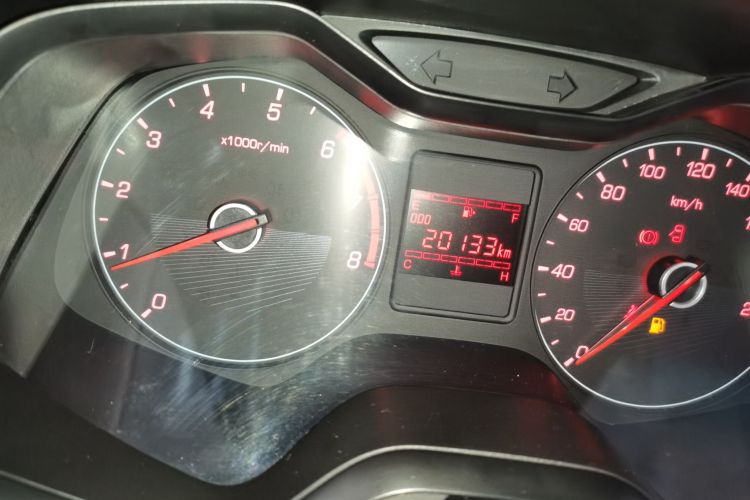 宝骏310 2016款 1.2L 手动超值型中控内饰14