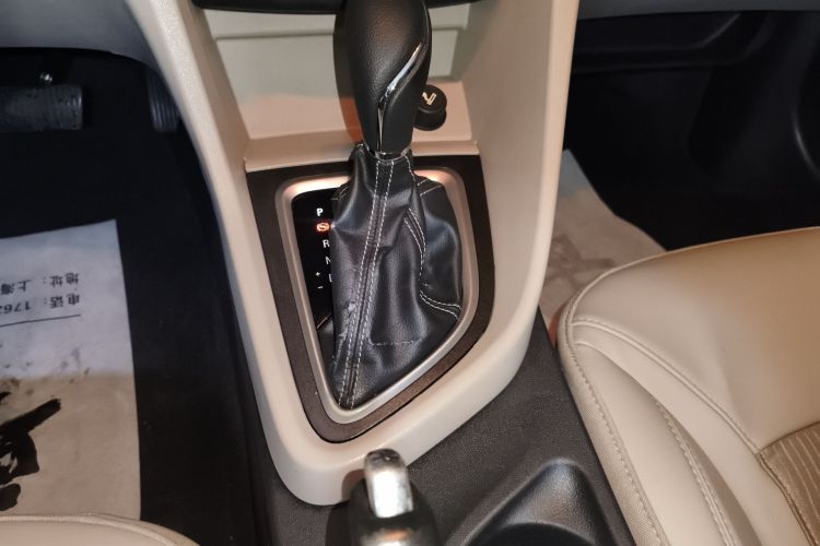 别克 英朗 2016款 15N 自动精英型局部细节18