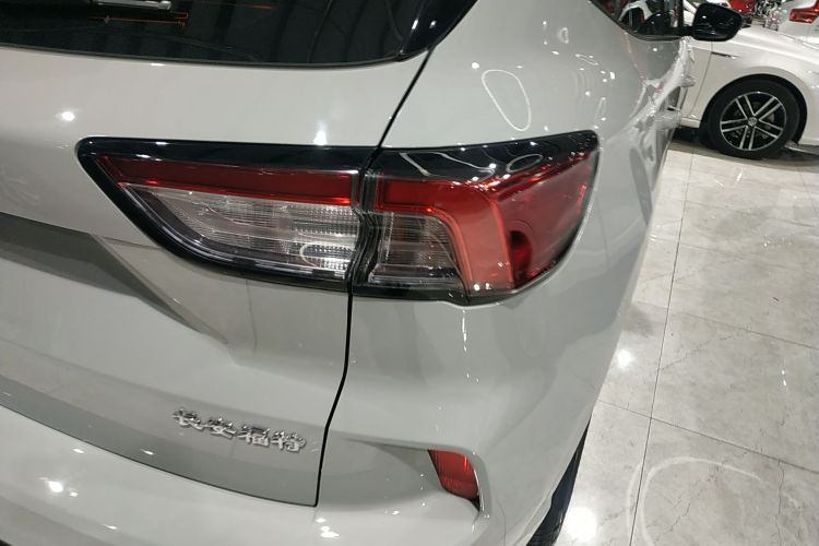 福特 锐际 2024款 EcoBoost 245 四驱纵享款ST-Line Pro车身外观9