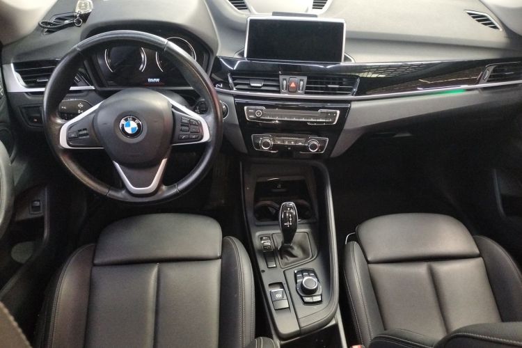 宝马X1 2020款 sDrive20Li 时尚型中控内饰12