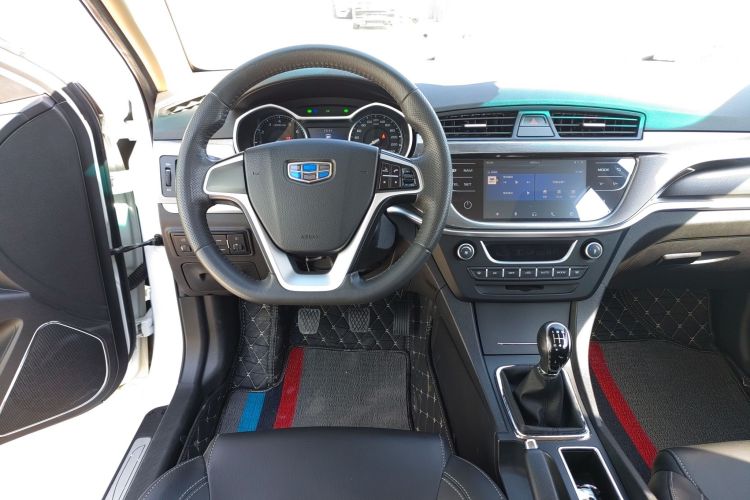 吉利汽车 帝豪 2017款 三厢百万款 1.5L 手动向上版局部细节13