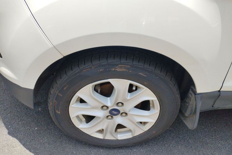 福特 翼搏 2013款 1.5L 手动风尚型车身外观35