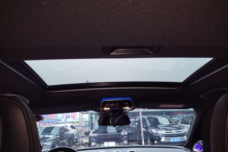 奔驰C级 2023款 改款 C 200 L 运动版中控内饰22