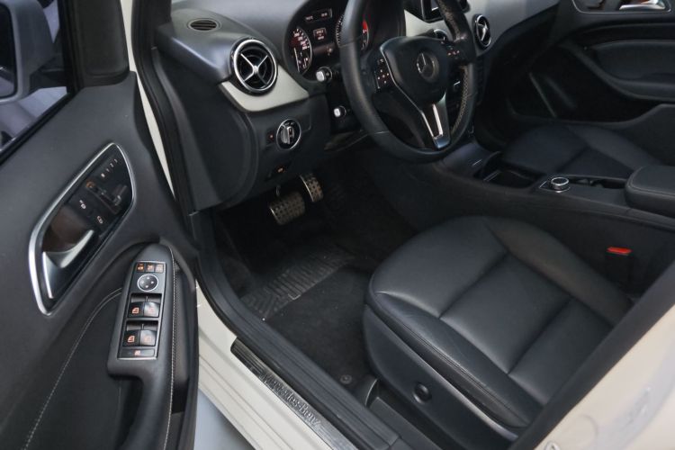 奔驰B级 2012款 B 200中控内饰20