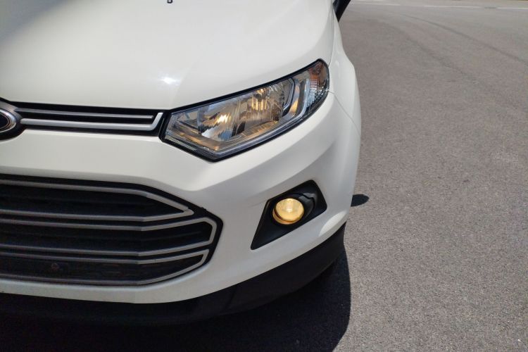 福特 翼搏 2013款 1.5L 手动风尚型车身外观36