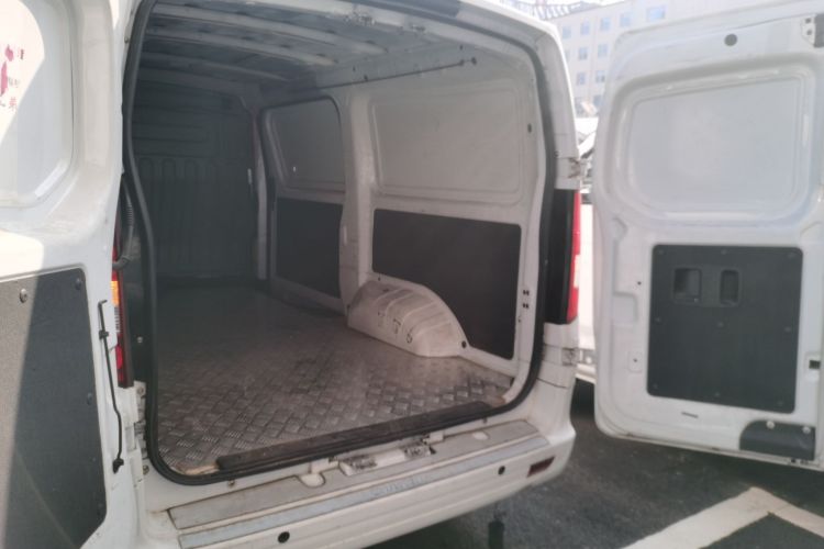 长安凯程 长安睿行EM80 2023款 平顶对开门2座60kW 41.932kWh局部细节23