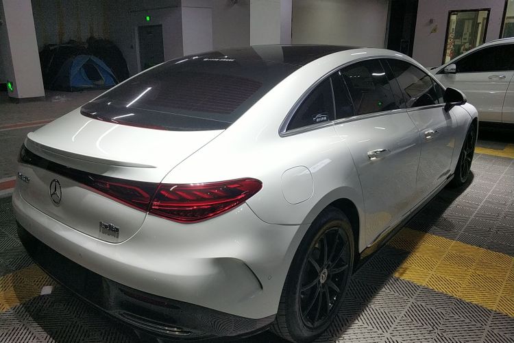 奔驰EQE 2022款 350 先锋版车身外观7
