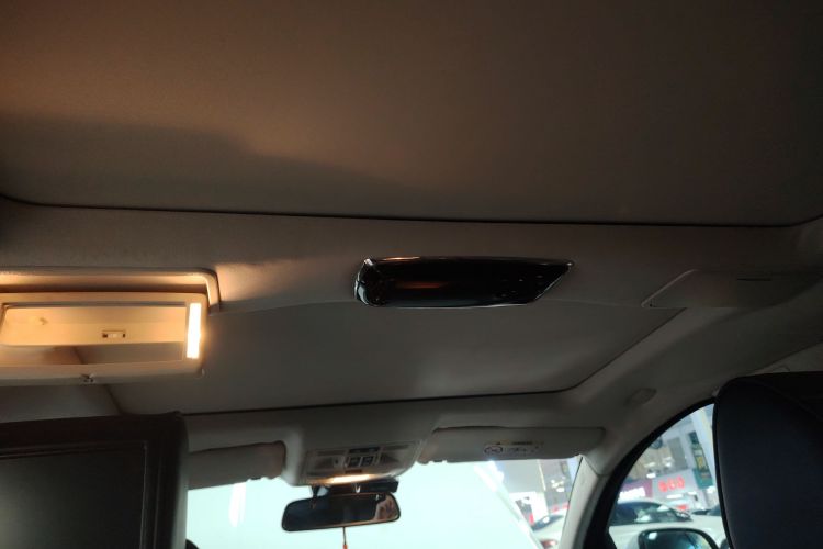 捷豹XJ 2015款  XJL 3.0 SC 两驱全景商务版局部细节22