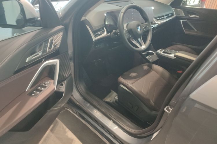 宝马X1 2023款 sDrive25Li X设计套装中控内饰20