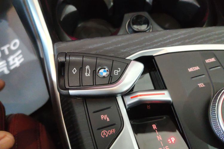 宝马3系 2025款 325Li M运动套装中控内饰11