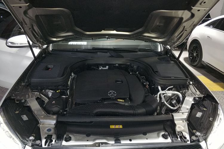 奔驰GLC 2020款 GLC 260 L 4MATIC 动感型机舱底盘24