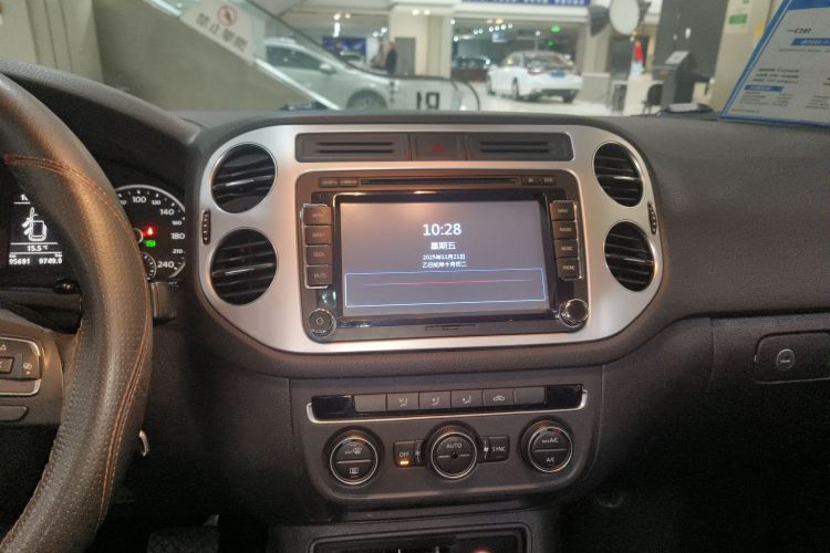 大众 途观 2015款 1.8TSI 自动四驱舒适版中控内饰16