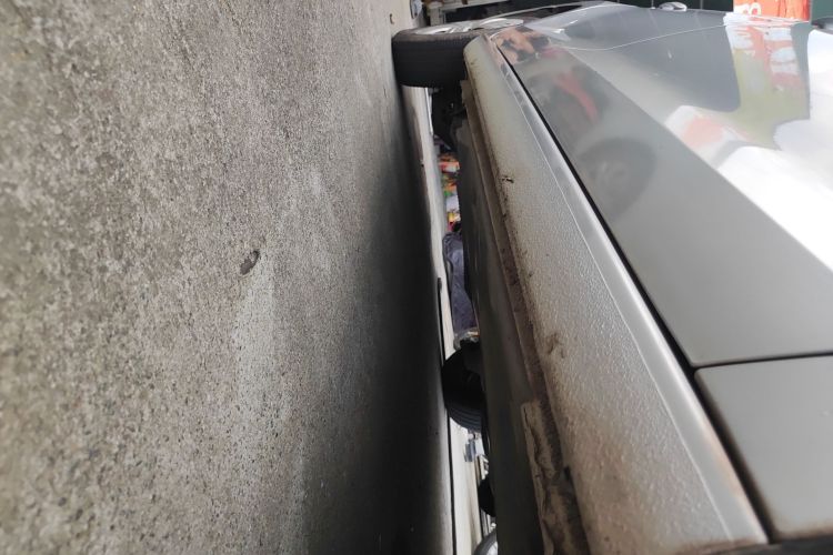 大众 捷达 2013款 1.6L 手动时尚型机舱底盘29