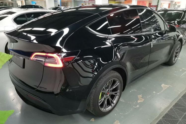 特斯拉 Model Y 2023款 后轮驱动版车身外观7