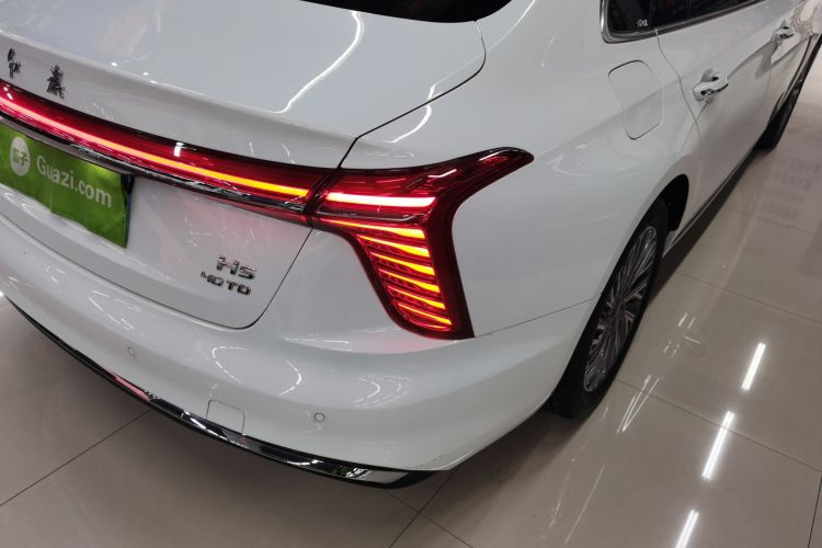 红旗H5 2023款 2.0T 自动智联旗畅版车身外观9