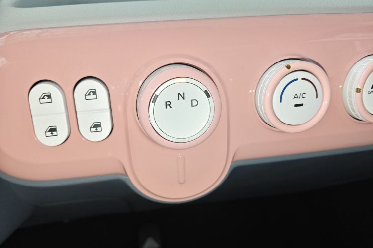 奔腾小马 2025款 222km 灵动马中控内饰18